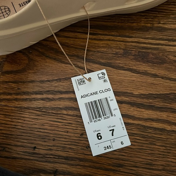 Brand new Adidas clogs/slides - Picture 5 of 5